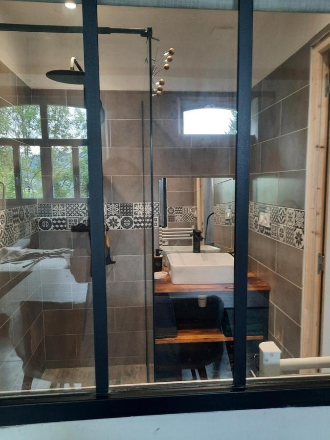 Chez Line Et Pierre: Appartement Spacieux, Lumineux Et Equipe La Bastide-de-Sérou Exterior photo